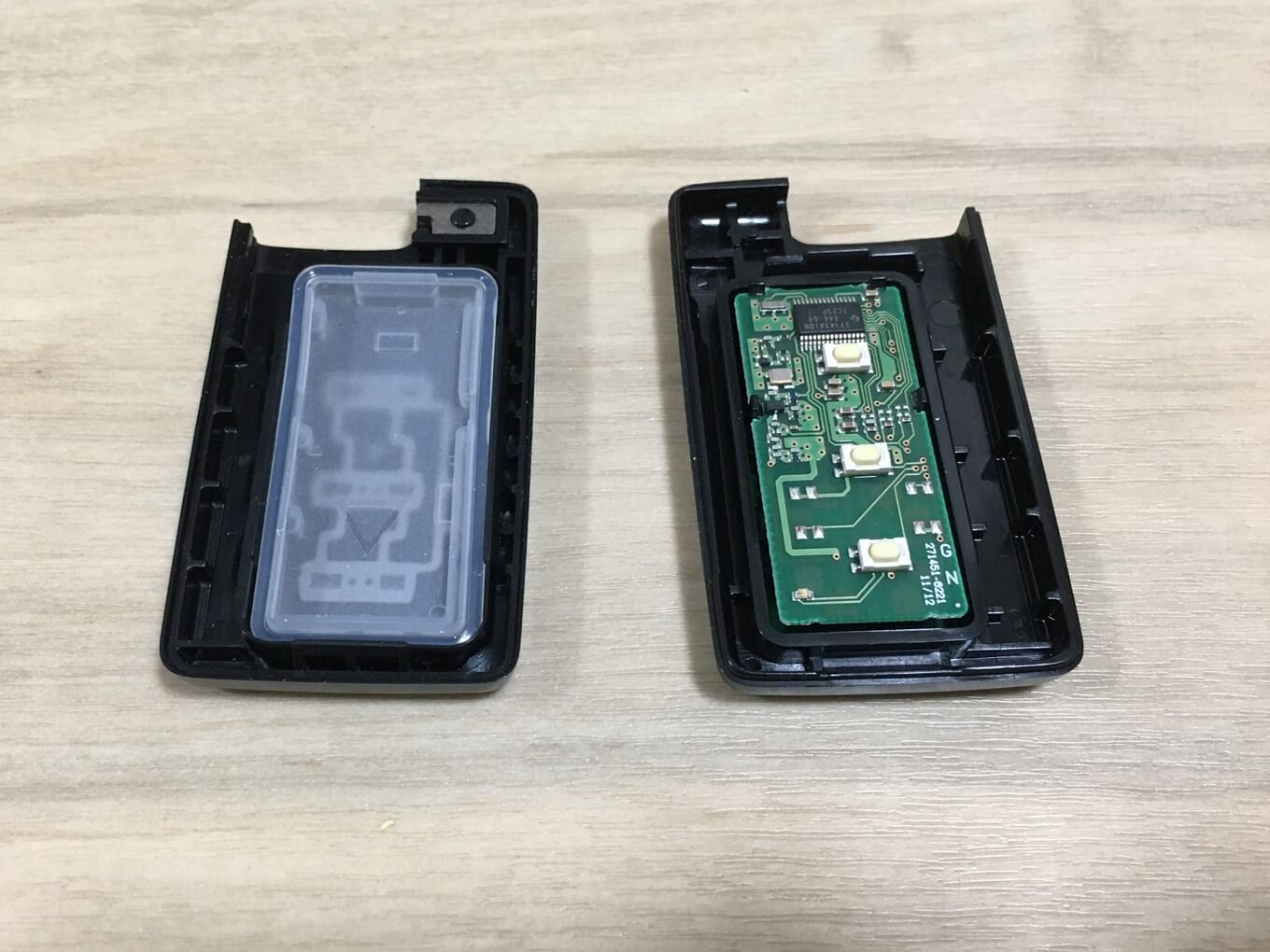 クロスオーバー7のキーレス アクセスキーの電池交換